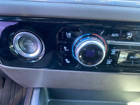 Used 2024 GMC Sierra 1500 SLT image 26