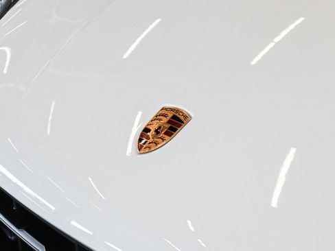 Used 2025 Porsche Macan image 28