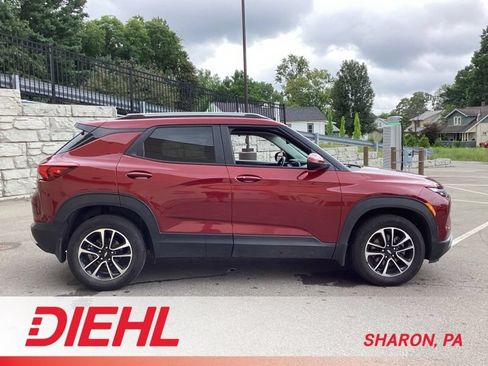 Used 2024 Chevrolet TrailBlazer LT w/ Convenience Package AWD/4WD image 8
