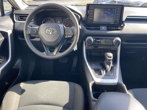 Used 2022 Toyota RAV4 LE FWD image 10