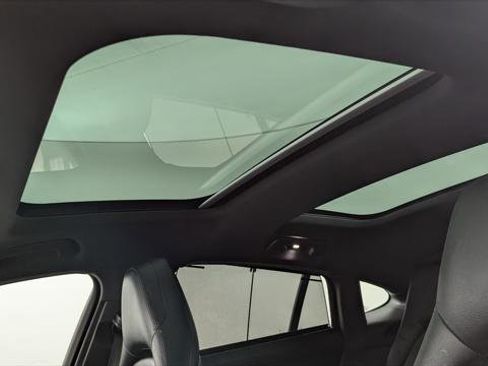 Used 2018 Porsche Panamera 4S image 30