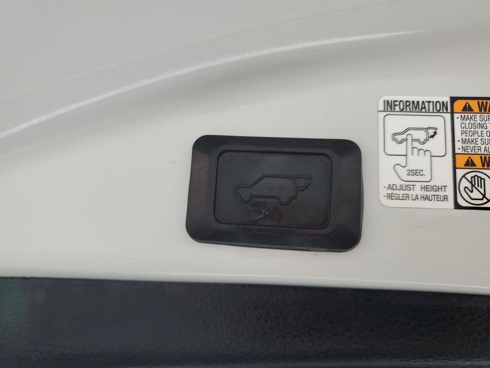 Used 2016 Toyota RAV4 SE FWD image 10