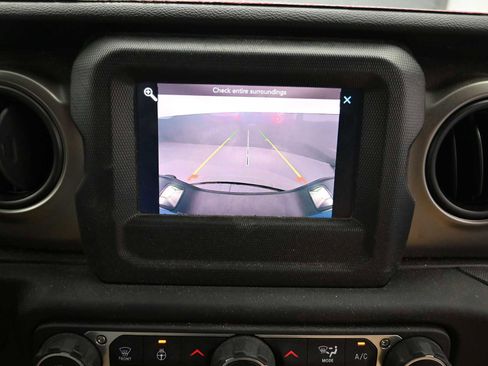 Used 2021 Jeep Gladiator Sport image 17