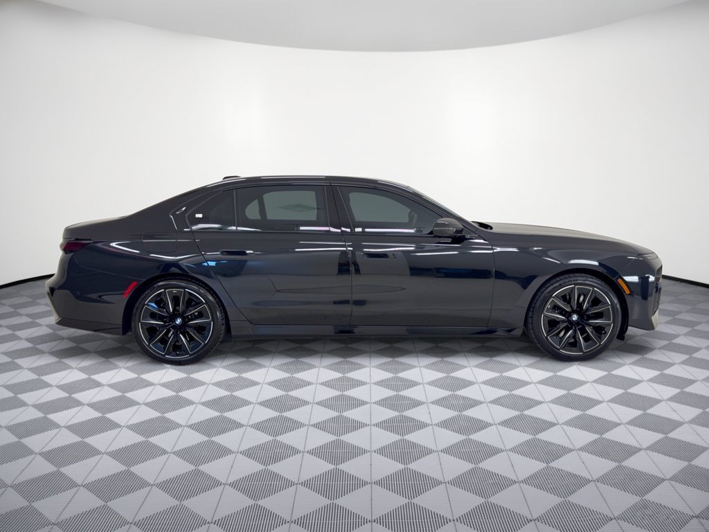 Used 2025 BMW 740i w/ Premium Package RWD image 8