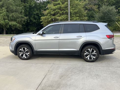Used 2024 Volkswagen Atlas SE FWD image 6