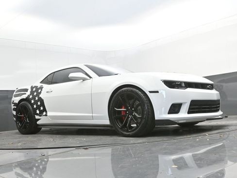 Used 2014 Chevrolet Camaro SS w/ SS Performance Package image 23
