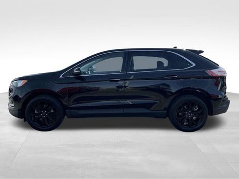 Used 2022 Ford Edge Titanium image 4