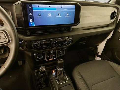 Used 2024 Jeep Wrangler Sport S image 25