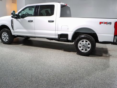 Used 2023 Ford F250 XLT w/ FX4 Off-Road Package image 10