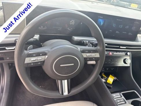 Used 2025 Hyundai Sonata SEL FWD image 10