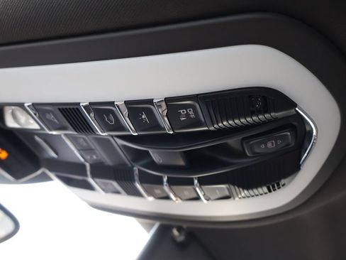 Used 2018 Porsche Macan S AWD/4WD image 30