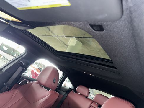 Used 2025 BMW M440i RWD image 32