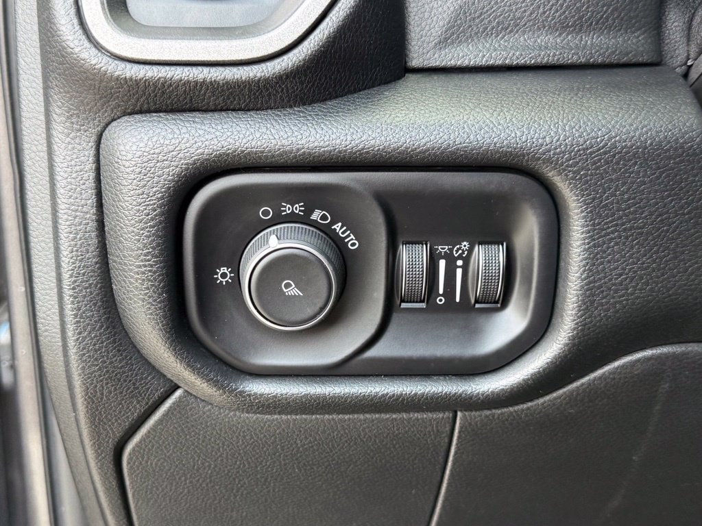 Used 2019 RAM 2500 Tradesman AWD/4WD image 29