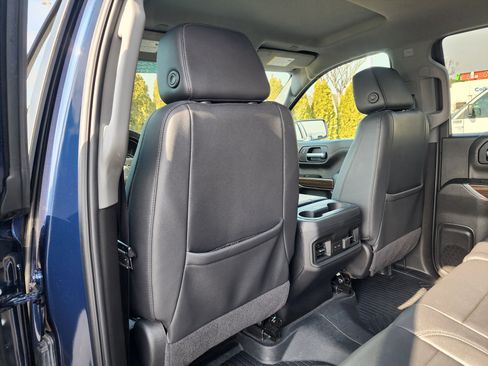 Used 2021 Chevrolet Silverado 1500 LT Trail Boss w/ Convenience Package II image 16