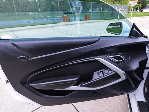 Used 2018 Chevrolet Camaro LT RWD image 29