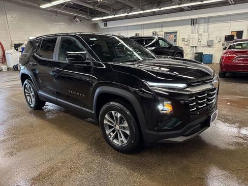 New 2026 Chevrolet Equinox LT AWD/4WD image 8