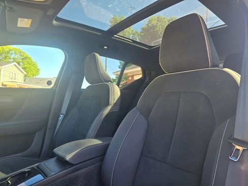 Used 2023 Volvo XC40 Recharge Plus AWD/4WD image 10