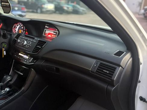 Used 2017 Honda Accord Sport image 36