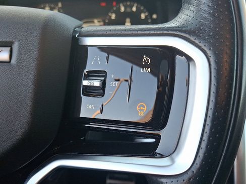 Used 2022 Land Rover Discovery Sport SE R-Dynamic image 23