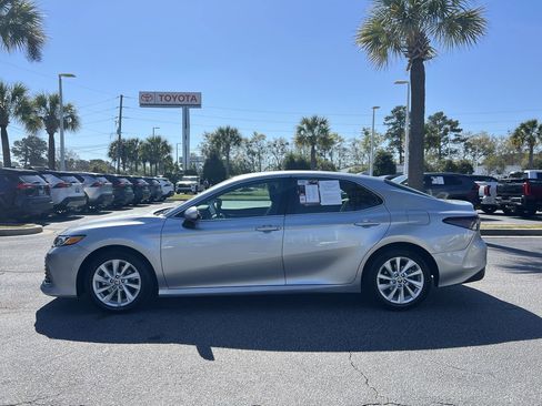 Used 2024 Toyota Camry LE image 7