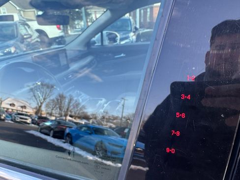 Used 2021 Lincoln Nautilus Reserve image 9