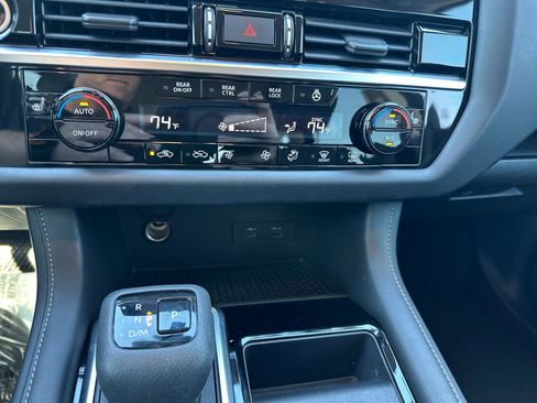 Certified 2022 Nissan Pathfinder SL image 17