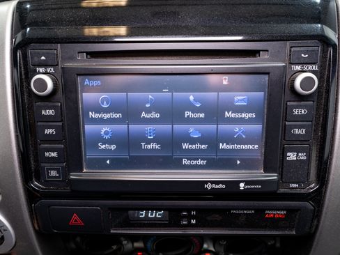 Used 2014 Toyota Tacoma 4x4 Double Cab w/ Limited Package image 18