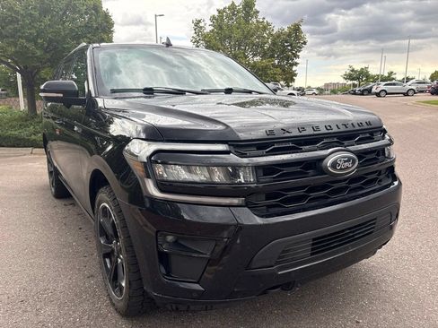 Used 2023 Ford Expedition Limited AWD/4WD image 7