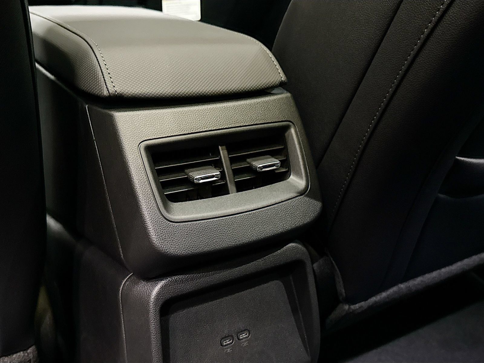 New 2026 Chevrolet Equinox EV LT FWD image 29