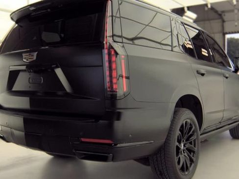 Certified 2025 Cadillac Escalade Sport w/ Touring Package AWD/4WD image 4