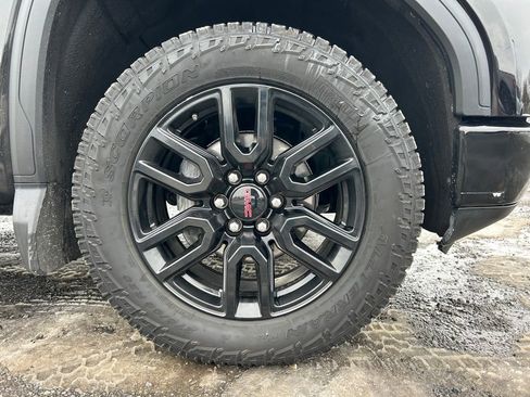 Used 2020 GMC Sierra 1500 Elevation image 25