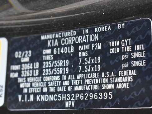 Certified 2023 Kia Carnival EX image 15