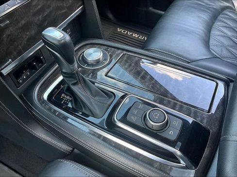 Used 2022 Nissan Armada Platinum w/ Captain's Chairs Package AWD/4WD image 18