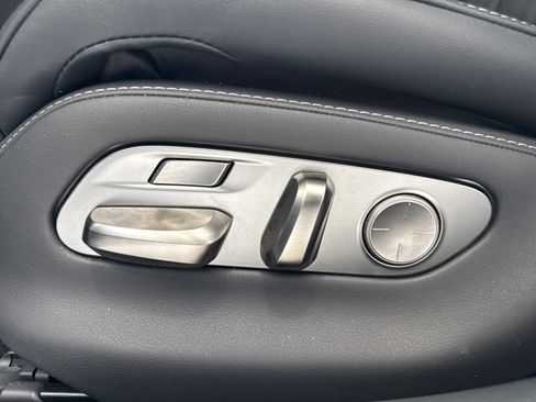 Used 2023 Lexus LS 500h AWD w/ Luxury Package image 19