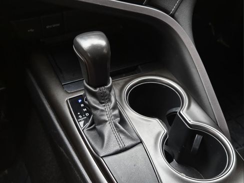 Used 2021 Toyota Camry SE FWD image 10