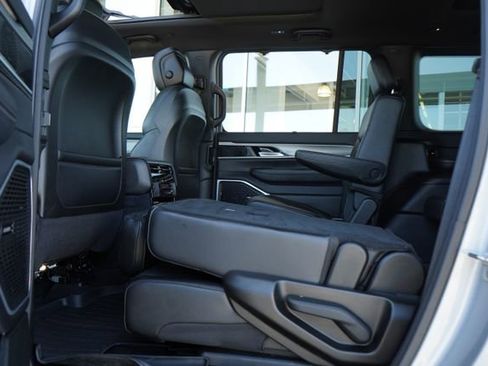 Used 2024 Jeep Wagoneer Series II w/ Convenience Group I image 32