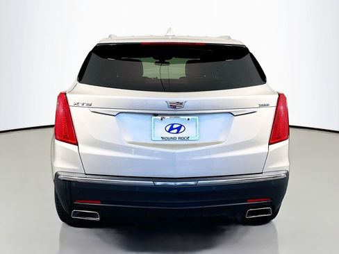 Used 2017 Cadillac XT5 FWD image 6