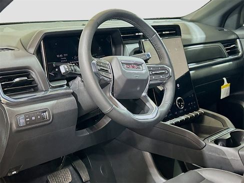 Used 2026 GMC Terrain Elevation w/ Elevation Premium Package image 7