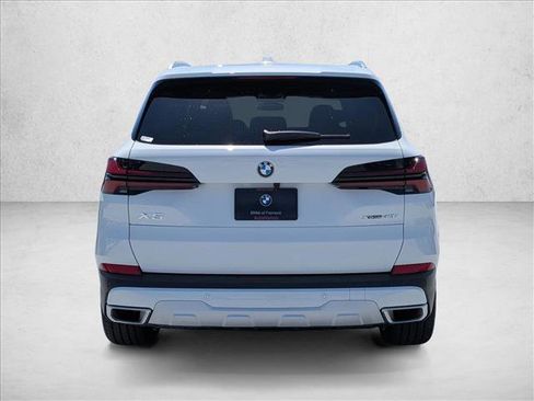 Used 2026 BMW X5 xDrive40i w/ Parking Assistance Package AWD/4WD image 7