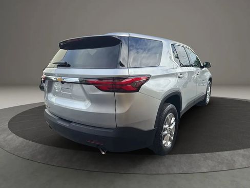 Used 2022 Chevrolet Traverse LS AWD/4WD image 5