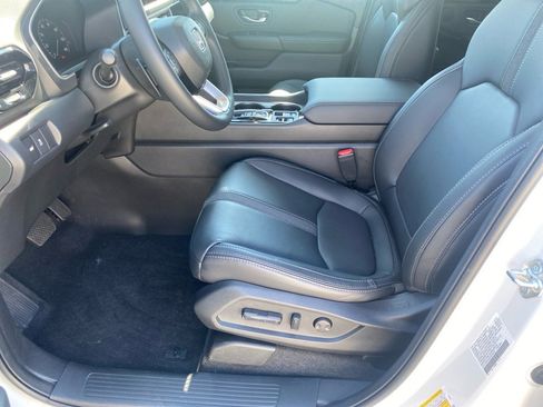 Certified 2025 Honda Pilot EX-L image 11