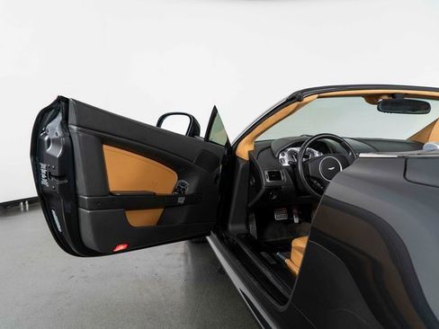 Used 2010 Aston Martin V8 Vantage Roadster image 14