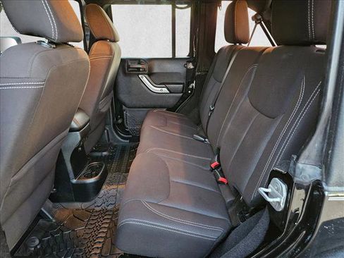 Used 2014 Jeep Wrangler Unlimited Rubicon w/ Connectivity Group AWD/4WD image 20
