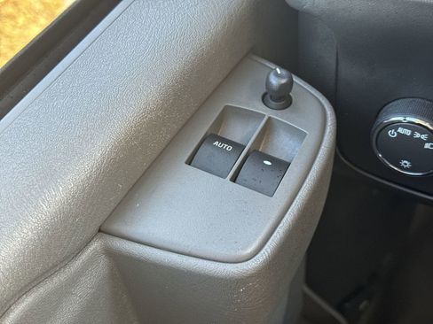 Used 2023 Chevrolet Express 2500 w/ Driver Convenience Package image 15