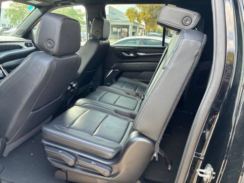 Used 2024 GMC Yukon XL Denali RWD image 18