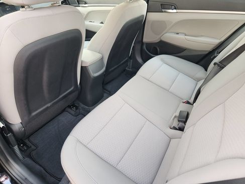 Used 2020 Hyundai Elantra SE FWD image 28