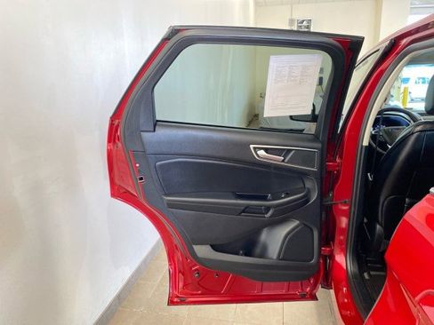 Used 2020 Ford Edge SEL w/ Convenience Package image 9