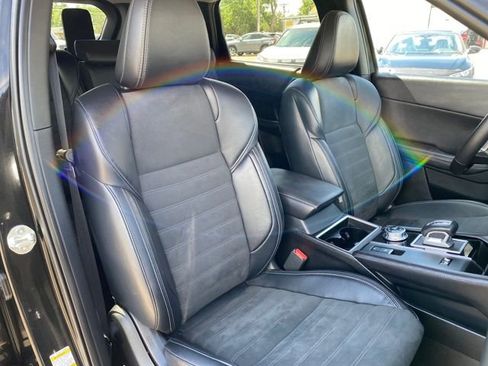 Used 2024 Mitsubishi Outlander 4WD Plug-In Hybrid image 9