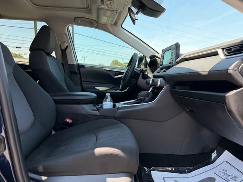 Used 2019 Toyota RAV4 XLE FWD image 33