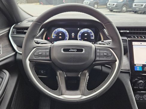 New 2025 Jeep Grand Cherokee L Limited w/ Trailer Tow Package image 14